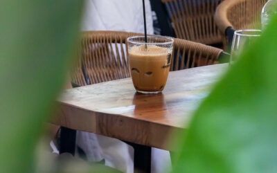 Mammo Wine & Food Bar. Ο απόλυτος all day προορισμός στην παραλία του λιμανιού της Ερμούπολης.